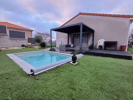 Maison de plain-pied à vendre 315 000 € 4 pièces 3 chambres 90 m² 500 m² de terrain Saint-Georges-sur-Allier 63800