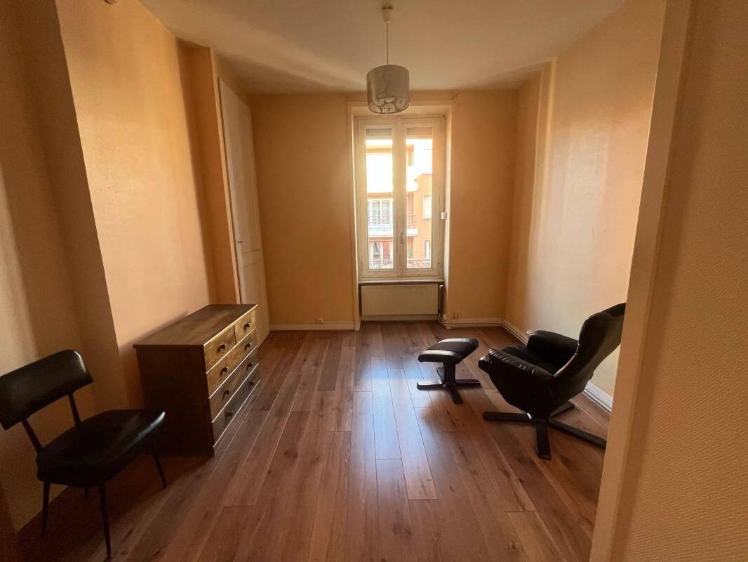 Appartement 2 pièces de 42 m² à Villeurbanne — 5