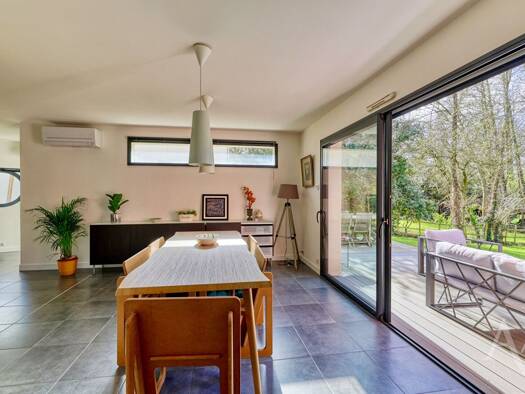 Maison à vendre 479 000 € 7 pièces 4 chambres 162 m² 925 m² de terrain Centre Ville-Quartiers Nord et Ouest Montaigu-Vendée 85600