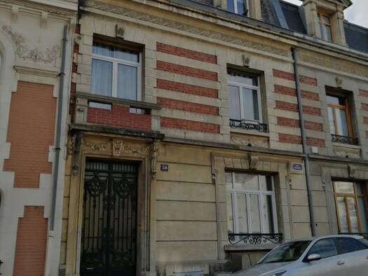 Maison à vendre 343 300 € 8 pièces 6 chambres 220 m² 275 m² de terrain Centre Ville Saint-Quentin 02100