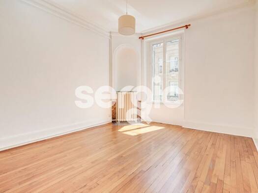 Appartement à vendre 215 000 € 4 pièces 2 chambres 85 m² Étage 1/3 Poincaré-Foch-Anatole France Nancy 54000
