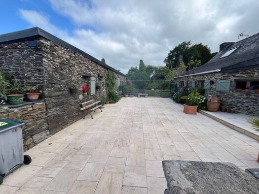Maison à vendre 164 300 € 4 pièces 2 chambres 63 m² 611 m² de terrain Rive Droite Châteaulin 29150