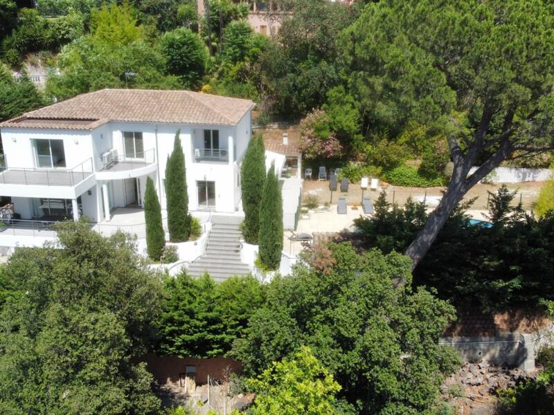 Maison à louer, 292m², MARSEILLE 12E