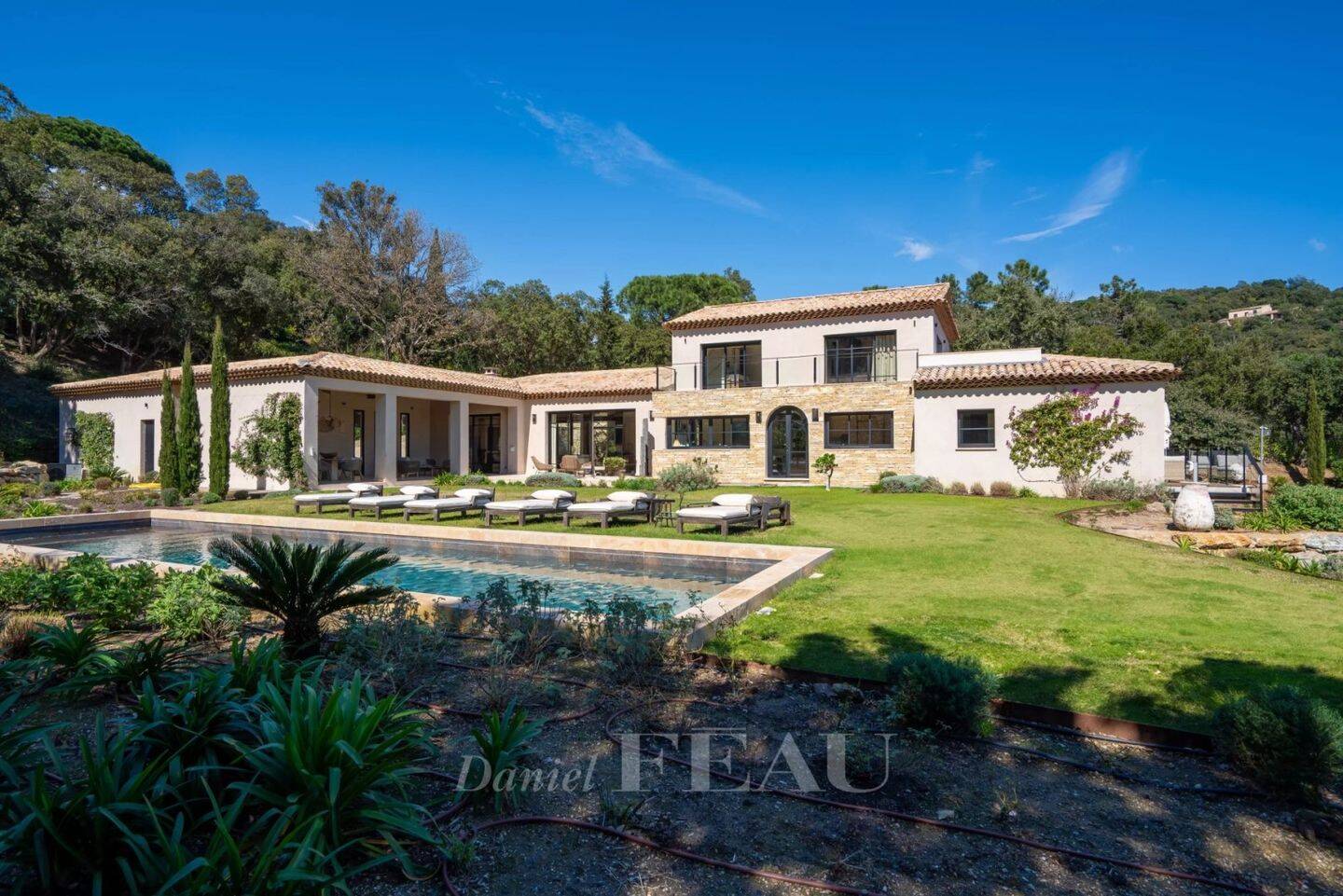 Maison à vendre, 352m², LA CROIX VALMER