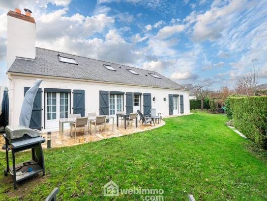Maison à vendre 475 000 € 6 pièces 4 chambres 140 m² 582 m² de terrain Marolles-en-Brie 94440