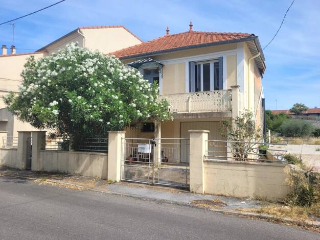 Maison de ville à vendre 190 000 € 3 pièces 2 chambres 67,1 m² 196 m² de terrain Centre Ville-Stalingrad Alès 30100