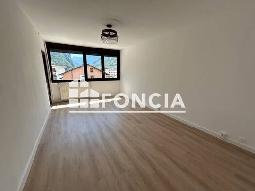 Appartement à louer 680 € 3 pièces 2 chambres 63,7 m² 2ème étage Saint-Marcel 73600