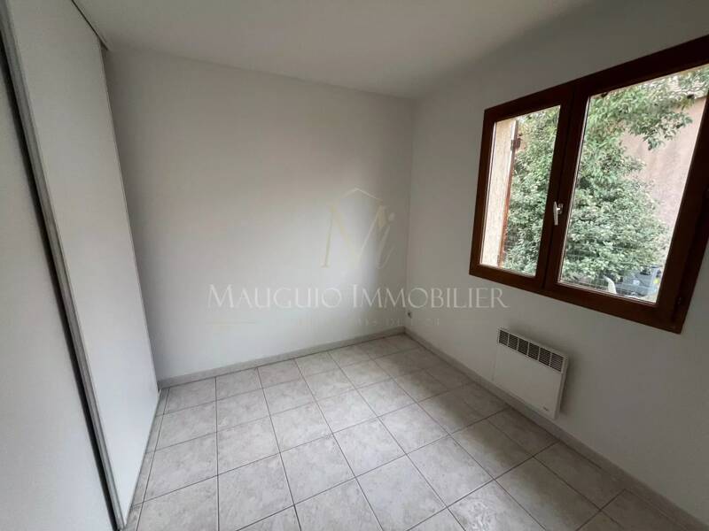 Maison à louer, 83m², MAUGUIO