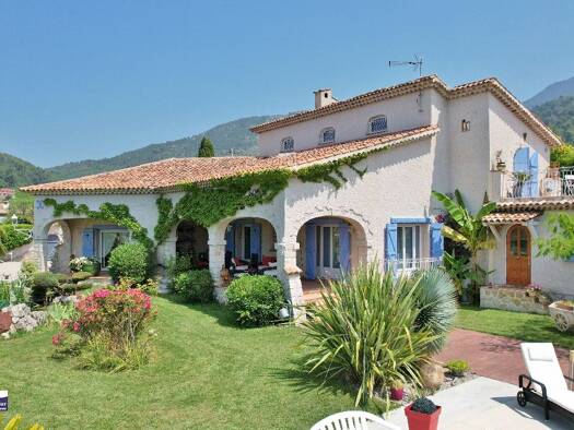 Villa à vendre 1 470 000 € 10 pièces 7 chambres 299,65 m² 2 951 m² de terrain Levens 06670