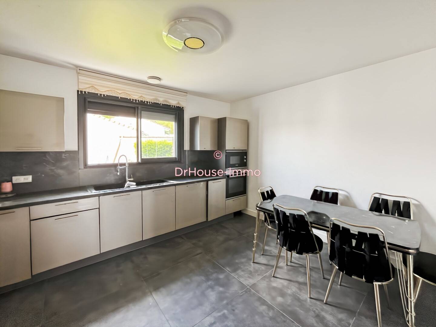 Maison à vendre, 150m², MONTUSSAN