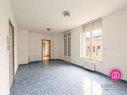 Appartement à vendre 99 000 € 6 pièces 2 chambres 72,2 m² RDC Saultain 59990
