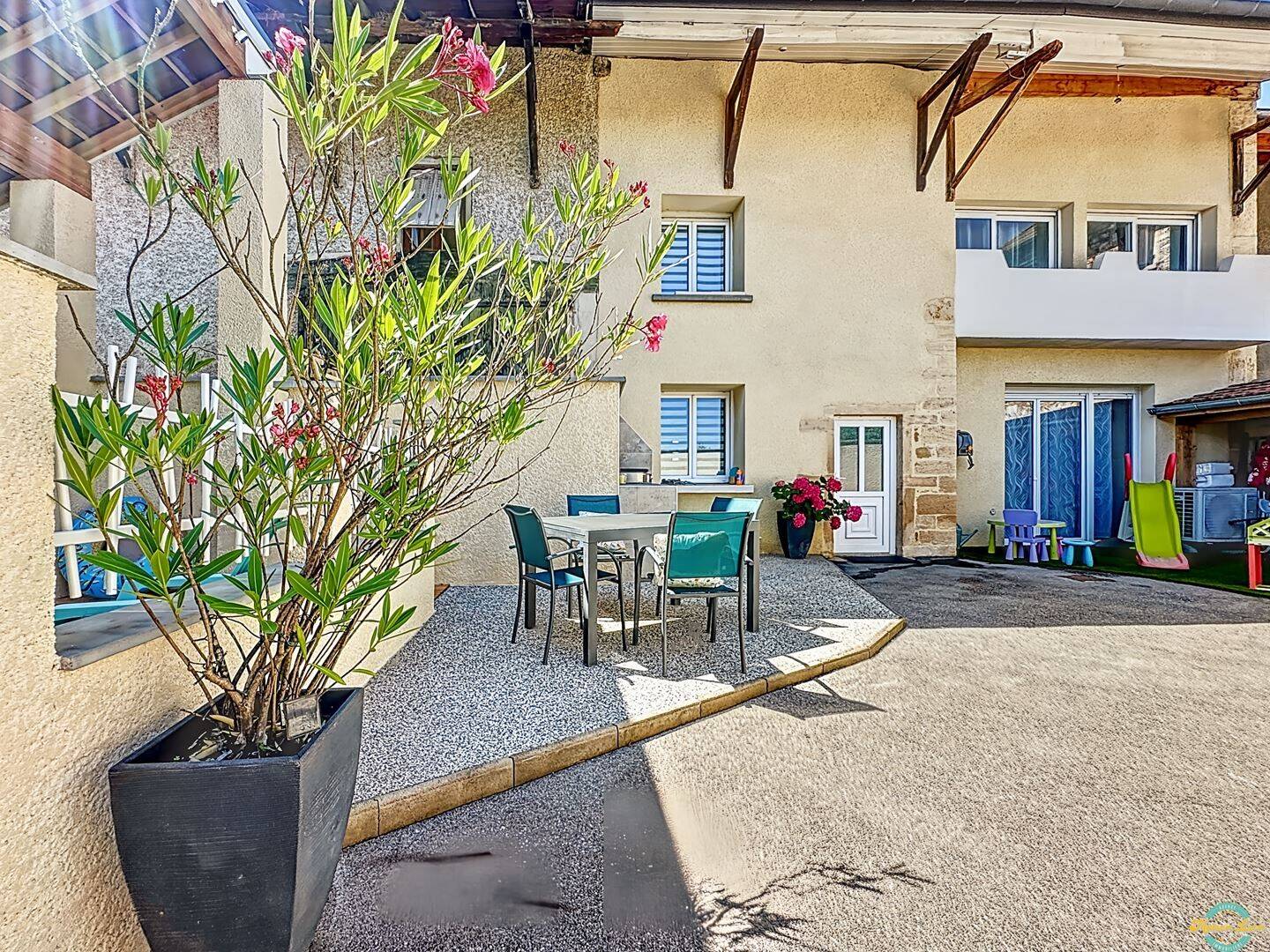 Maison à vendre, 211m², VAULX MILIEU