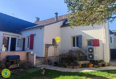 Maison à vendre 141 700 € 7 pièces 4 chambres 172 m² 372 m² de terrain Levet 18340