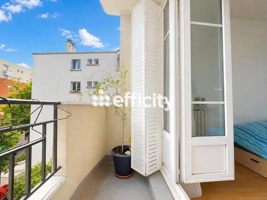 Appartement à vendre 290 000 € 2 pièces 1 chambre 45 m² Étage 3/6 Les Bruyeres Les Lilas 93260