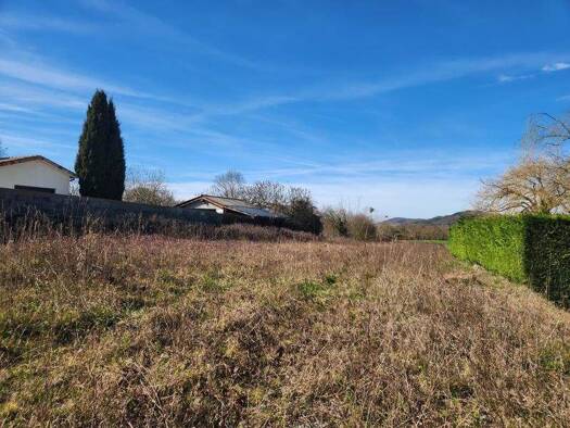 Terrain constructible viabilisé à vendre 68 900 € 2 201 m² de terrain Coutens 09500