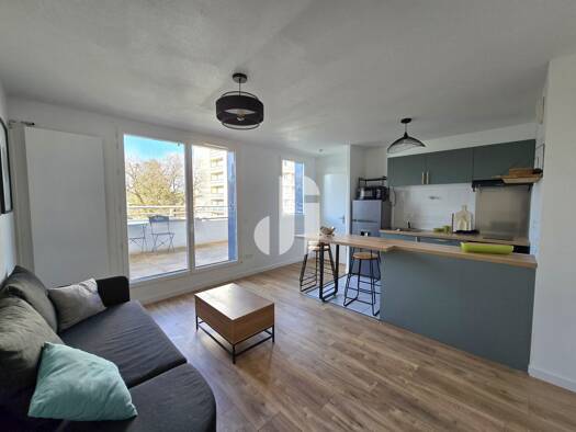 Appartement à louer 790 € 2 pièces 1 chambre 41,7 m² Étage 4/4 Gradignan 33170