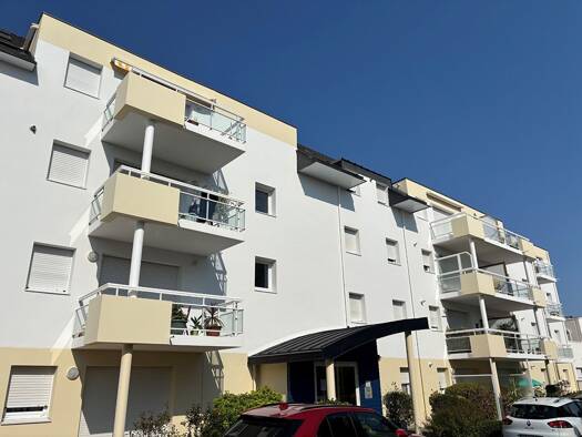 Duplex à vendre 273 000 € 3 pièces 2 chambres 64,14 m² Étage 2/3 Centre Ville Historique Auray 56400