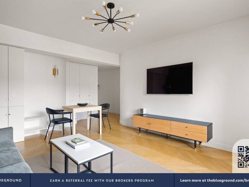 Maison à louer, 60m², PARIS 16E