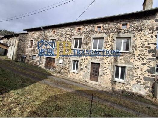 Maison à vendre 89 000 € 4 pièces 1 chambre 115 m² 1 390 m² de terrain Vernassal 43270