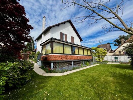 Maison à vendre 230 000 € 9 pièces 3 chambres 151 m² 672 m² de terrain Cités Port-Jérôme-sur-Seine 76330