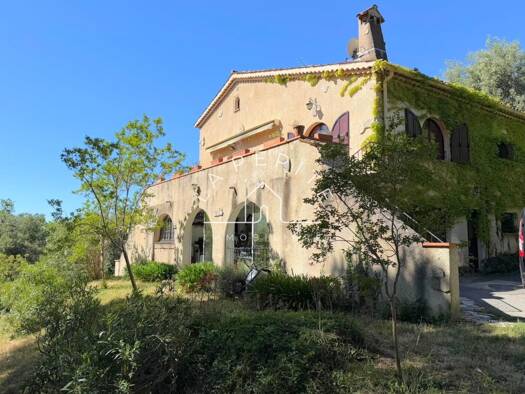 Maison de plain-pied à vendre 499 500 € 5 pièces 4 chambres 150 m² 1 630 m² de terrain Spéracèdes 06530