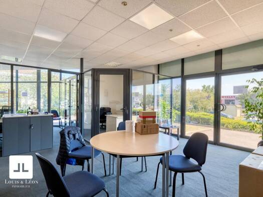 Local commercial à vendre 445 000 € 166 m² de surface de vente Limas 69400