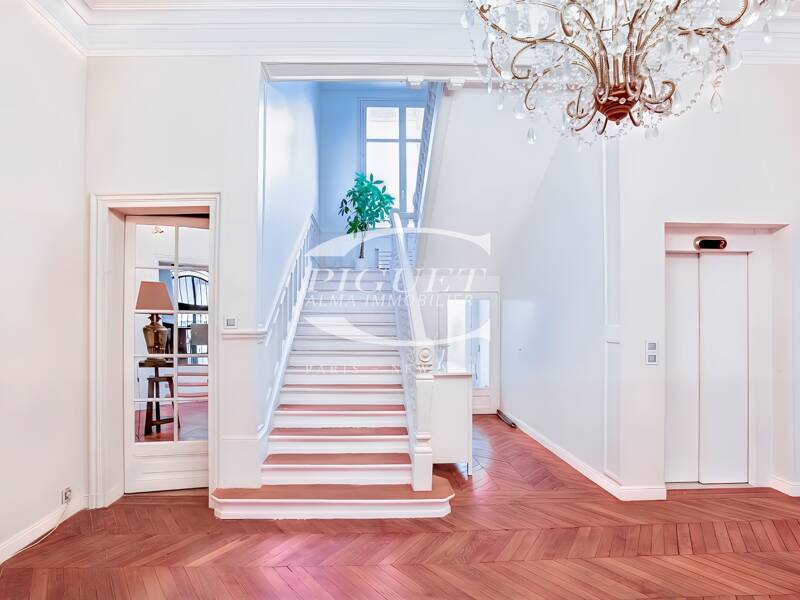 Maison à louer, 580m², PARIS 16E