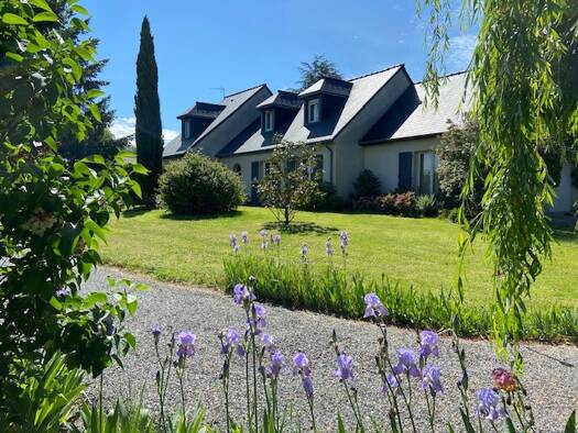 Maison à vendre 369 220 € 6 pièces 4 chambres 159 m² 3 776 m² de terrain Francueil 37150
