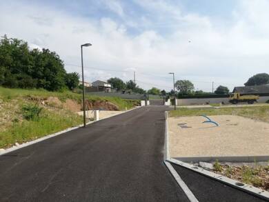 Terrain viabilisé à vendre 84 000 € Eymeux 26730