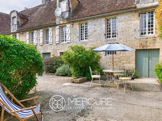 Demeure à vendre 599 000 € 10 pièces 6 chambres 341 m² 8 261 m² de terrain Villers-Canivet 14420