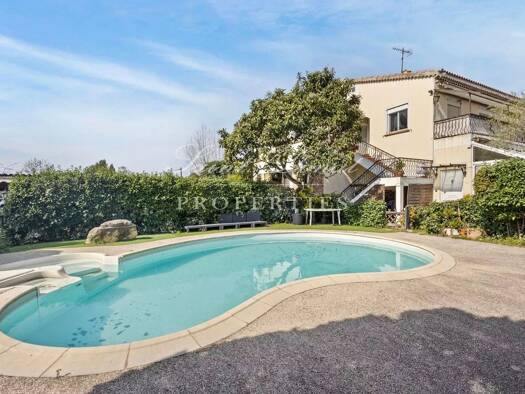 Villa à vendre 1 550 000 € 10 pièces 7 chambres 362 m² 1 770 m² de terrain Village-Le Val-Cabrieres Mougins 06250