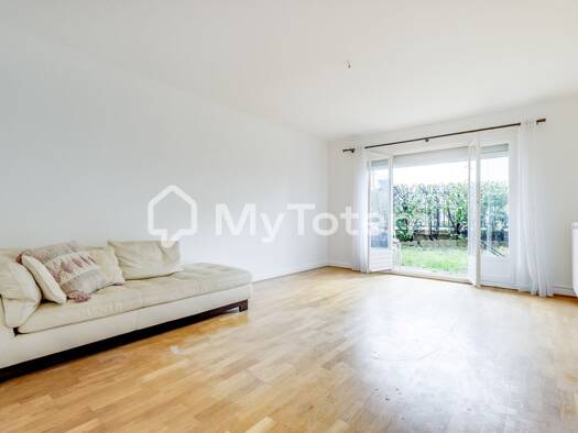 Appartement à louer 1 900 € 3 pièces 2 chambres 70 m² RDC Les Lilas 93260