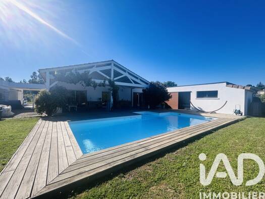 Maison de plain-pied à vendre 425 000 € 5 pièces 3 chambres 177 m² 1 420 m² de terrain Beaupuy 47200
