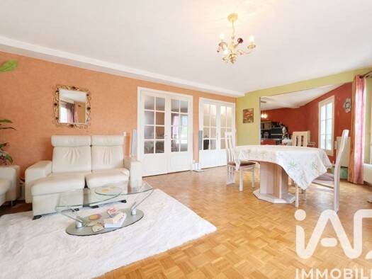 Appartement à vendre 163 000 € 5 pièces 3 chambres 150 m² Étage 1/2 Champs-Complexe Agricole Châlons-en-Champagne 51000