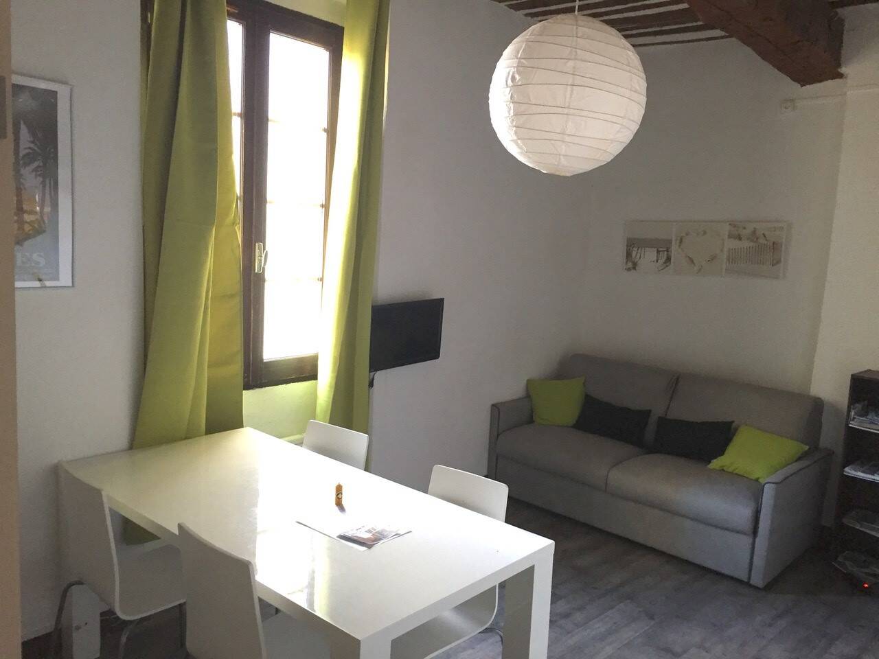Maison à louer, 19m², HYERES