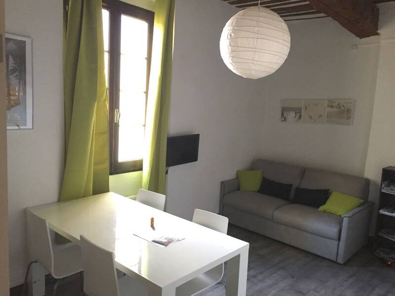 Maison à louer, 19m², HYERES