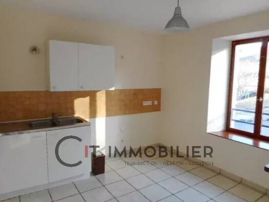 Appartement à louer 520 € 3 pièces 2 chambres 73 m² 1er étage Montferrat 38620