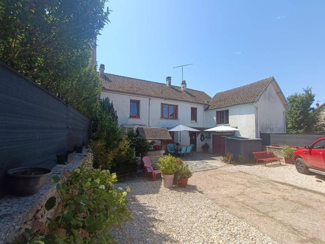 Maison à vendre, 140m², MONTREUIL AUX LIONS