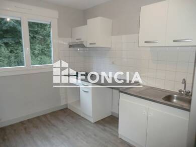 Appartement à louer 454 € 3 pièces 2 chambres 59,5 m² Étage 1/8 Pic du Ger Lourdes 65100