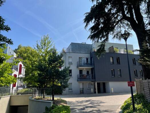 Appartement à louer 870 € 3 pièces 2 chambres 58 m² Étage 2/3 Amiens 80000