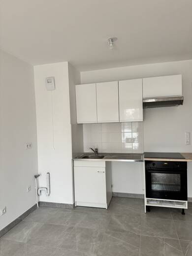 Appartement à louer 643 € 2 pièces 41,6 m² Dernier étage, Étage 2/2 disponible à partir du 30/06/2025 Sud Petite Espere St Jean de la Ruelle 45140