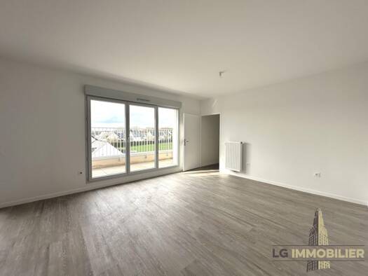 Appartement à louer 967 € 4 pièces 3 chambres 79,7 m² RDC Rivery 80136