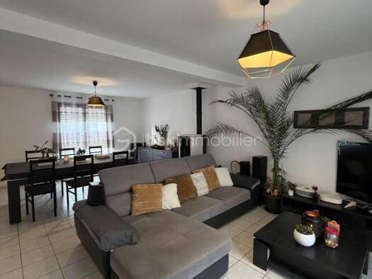 Pavillon à vendre 268 000 € 7 pièces 4 chambres 151 m² Les Hauts-d'Anjou 49330