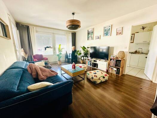 Appartement à vendre 176 550 € 3 pièces 2 chambres 64 m² Étage 1/2 Tours 37100