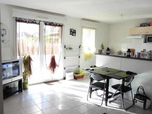 Appartement à vendre 97 000 € 2 pièces 1 chambre 43 m² RDC/2 La Chaussée-Saint-Victor 41260