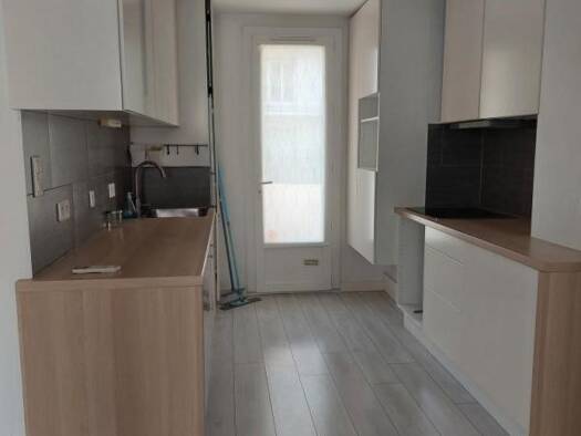 Appartement à louer 850 € 3 pièces 2 chambres 57 m² Claret Toulon 83000