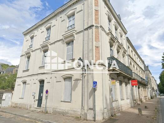 Local commercial à louer 956 € 42 m² de surface de vente Chinon 37500
