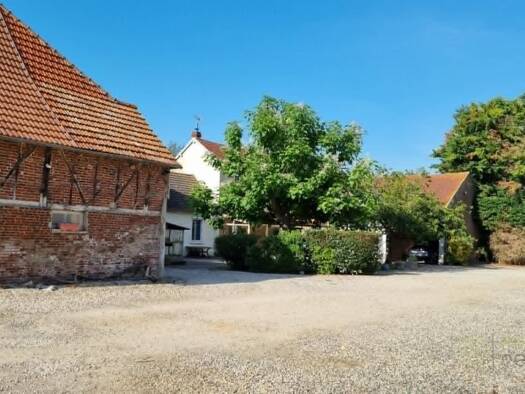 Ferme à vendre 314 000 € 4 pièces 3 chambres 123 m² 7 055 m² de terrain Faverolles 80500