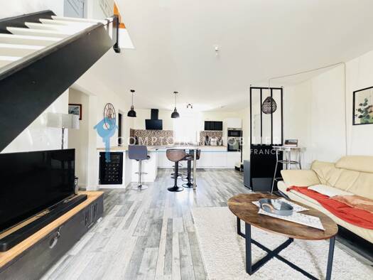 Duplex à vendre 210 000 € 4 pièces 3 chambres 98,6 m² Étage 1/2 Morigny-Champigny 91150