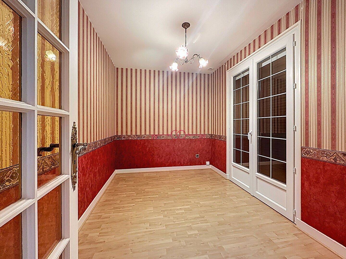 Maison à vendre, 146m², LA NEUVILLE AU PONT